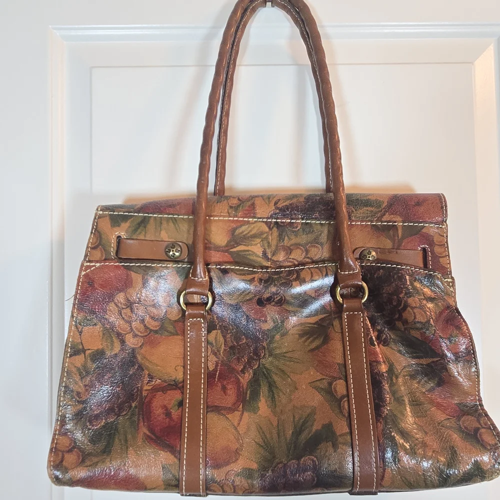 Patricia Nash chic satchel